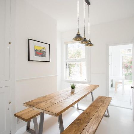 Elegant York House - On A Beach Road, Sleeps 12, With Sea Views Worthing Exterior photo