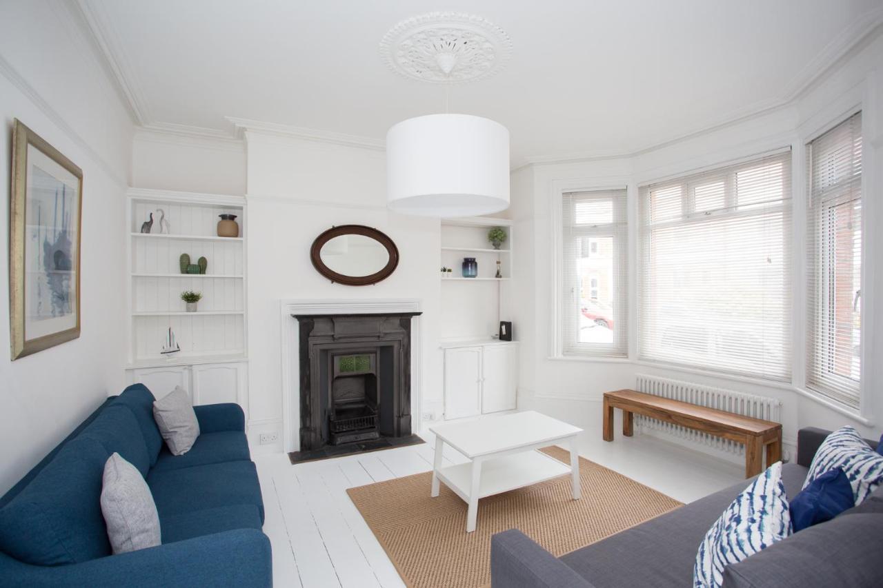 Elegant York House - On A Beach Road, Sleeps 12, With Sea Views Worthing Exterior photo